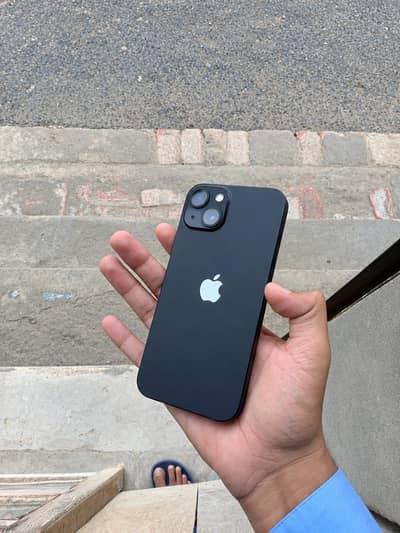 Apple iPhone 13