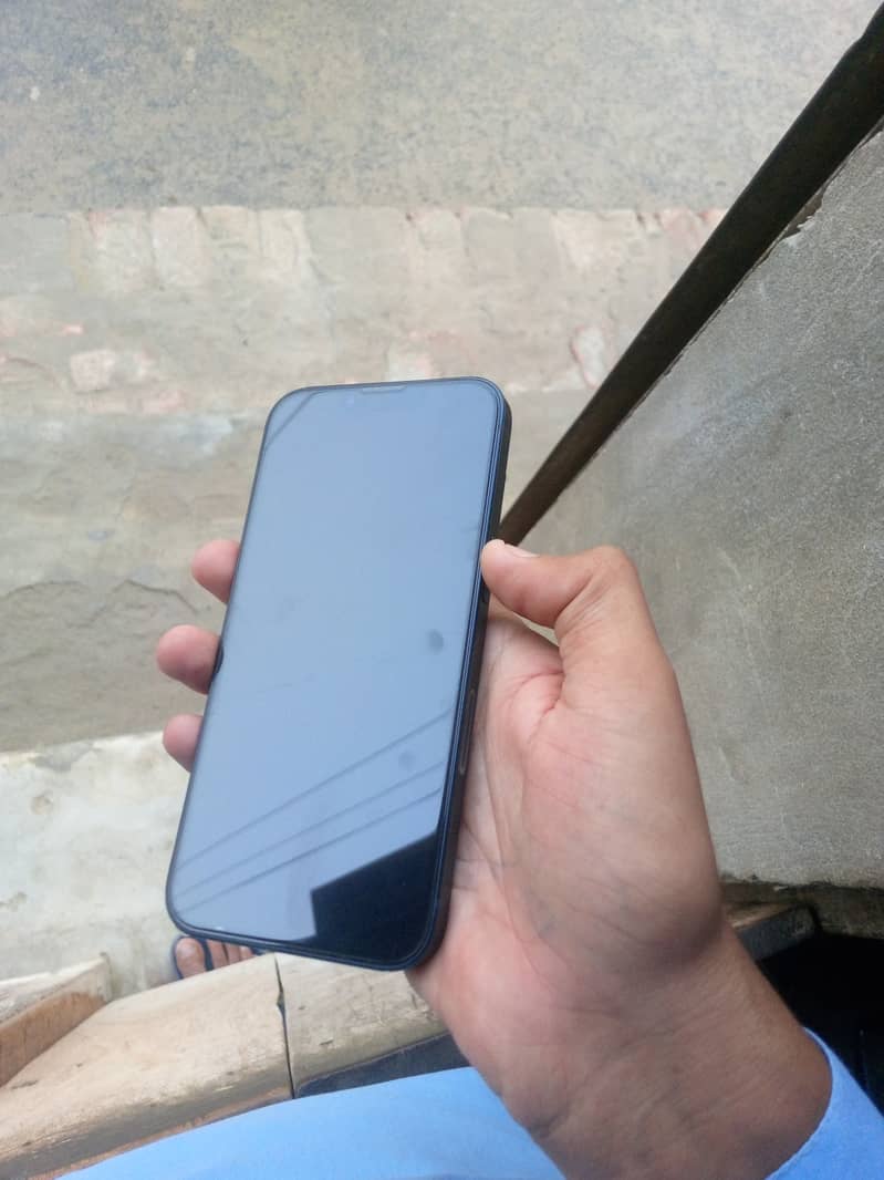 Apple iPhone 13 1