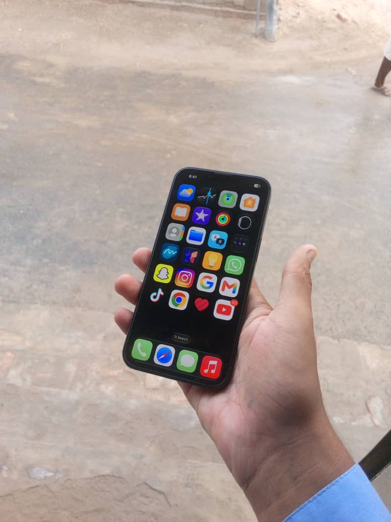 Apple iPhone 13 6