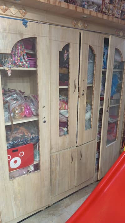 bed, divider, dressing table