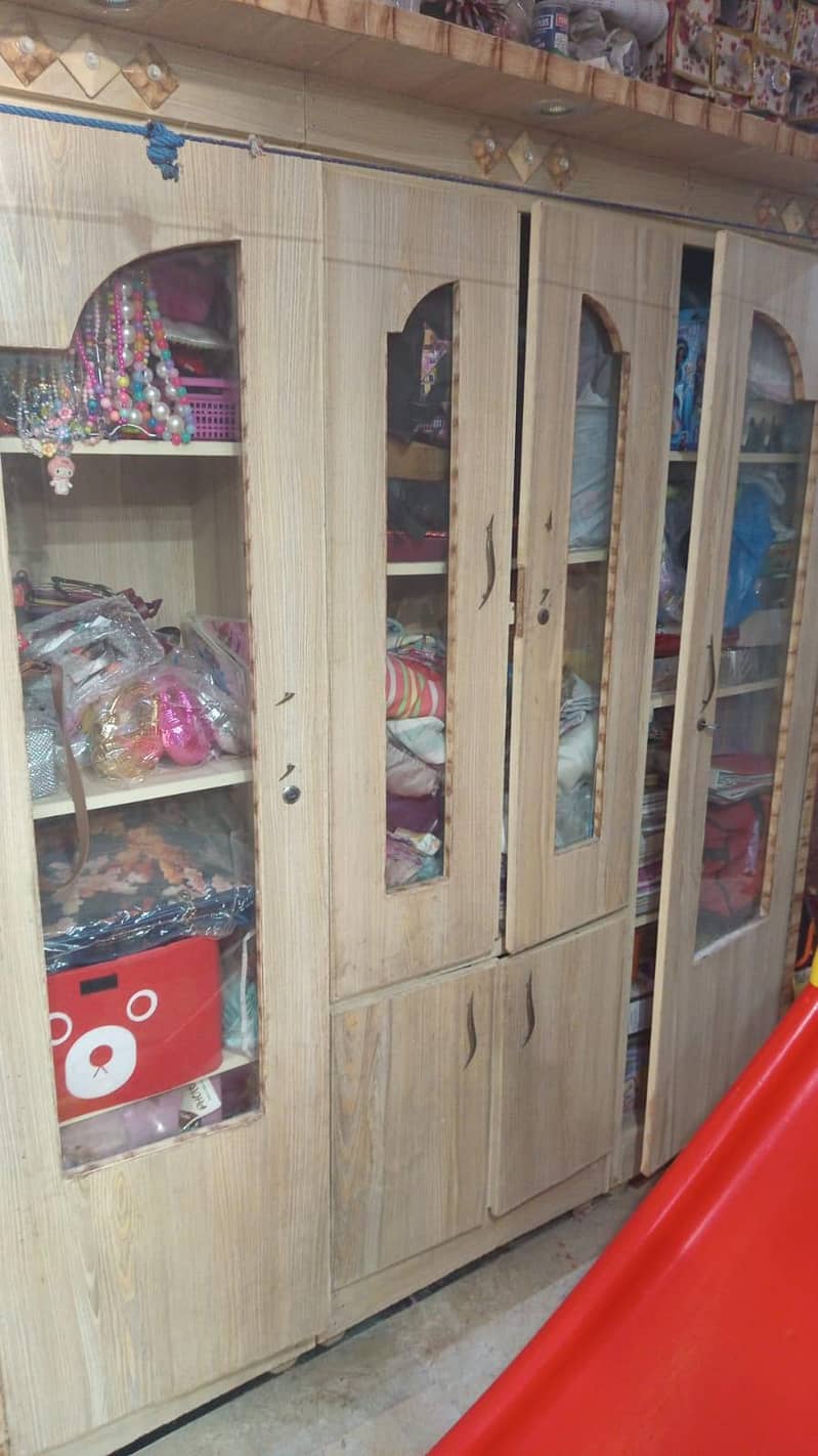 bed, divider, dressing table 0