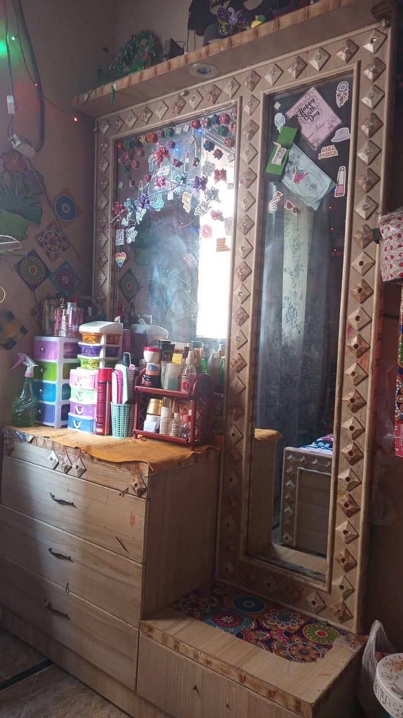 bed, divider, dressing table 1