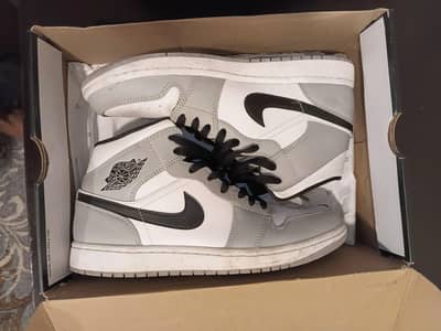 Nike Air Jordan 1's mid