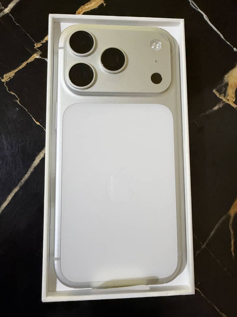 Apple iPhone 17 Pro 1