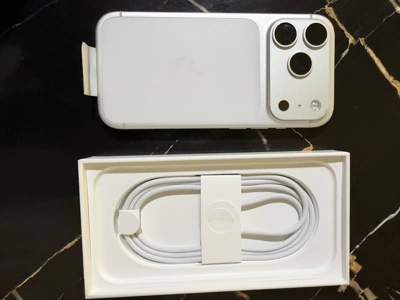 Apple iPhone 17 Pro 6