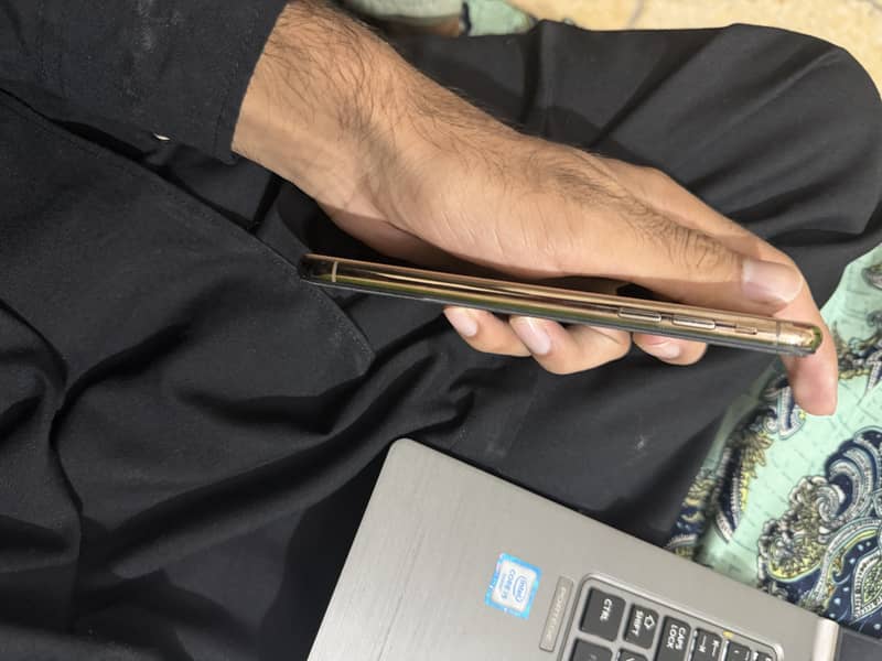 Apple iPhone XS 0