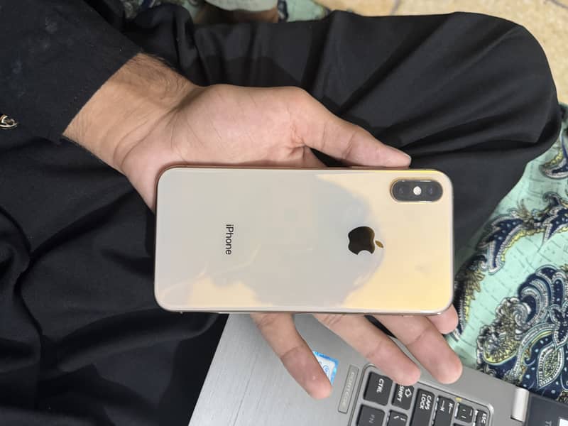 Apple iPhone XS 3