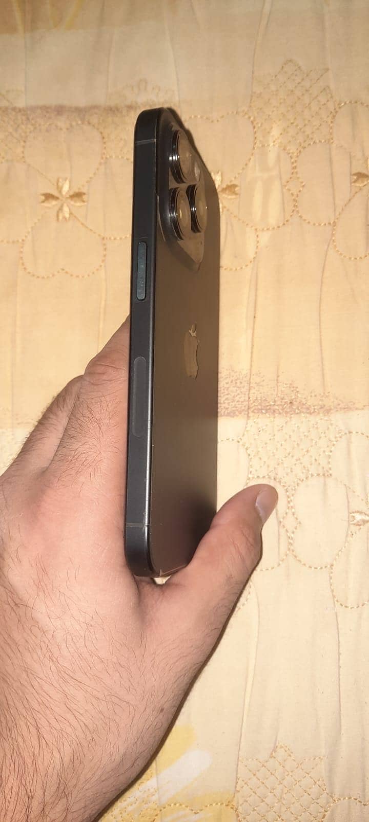 Apple iPhone 15 Pro 1