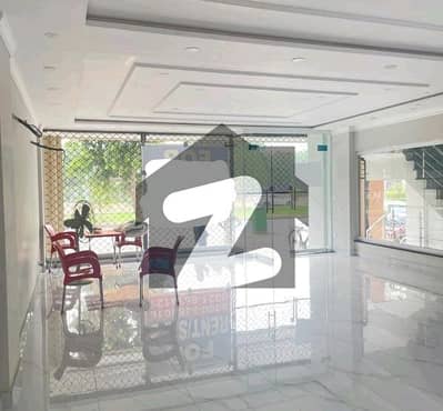 BRAND NEW 5 MARLA COMERCIAL GROUND FLOOR AVAILABLE FOR RENT IN BAHRIA TOWN LAHORE