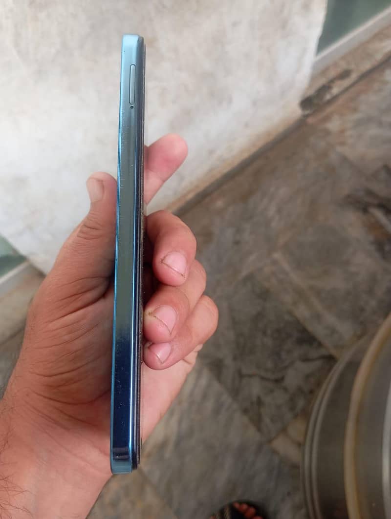 Tecno Spark 20 4
