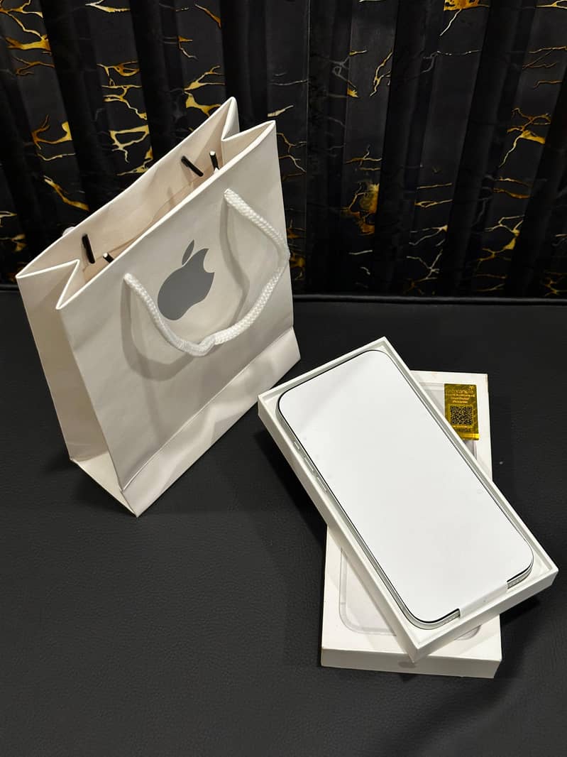 Apple iPhone 17 Pro Max 2