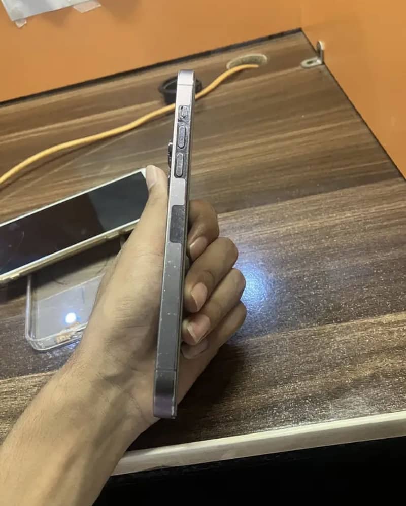 Apple iPhone 14 Pro Max 4