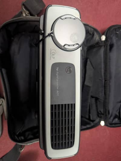 HP Digital Projector xb31 look like new