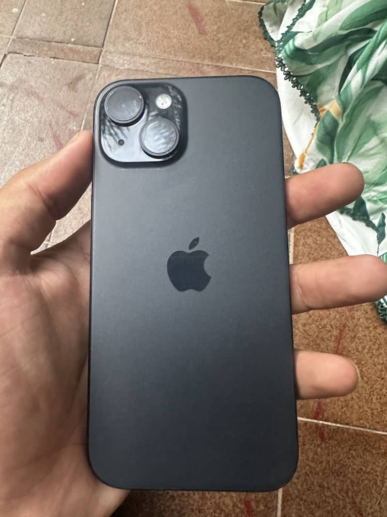 Apple iPhone 15 4
