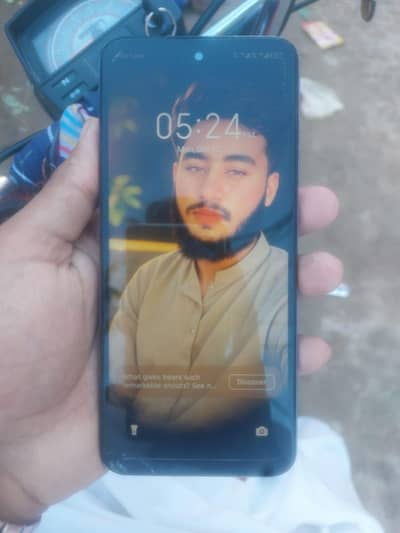 Infinix Hot 30 Play