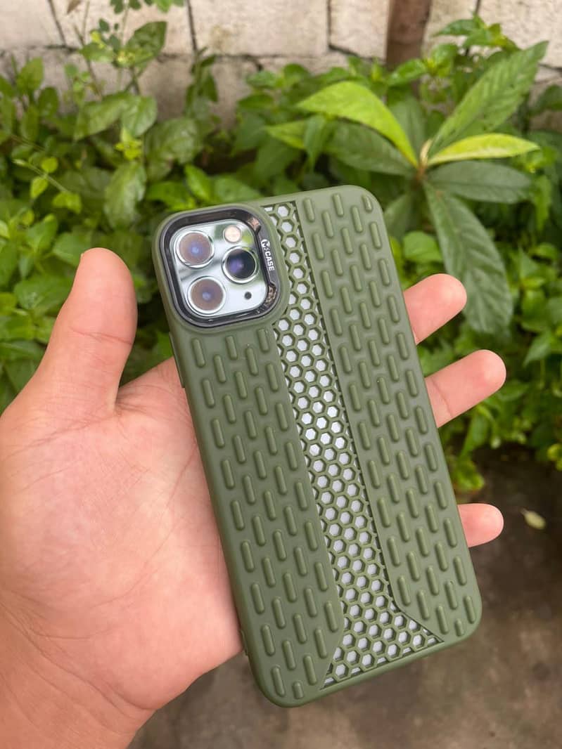 Apple iPhone 11 Pro Max 4