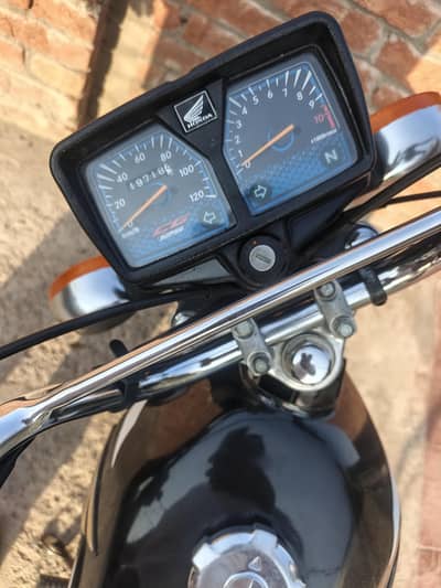 New condition CG125 one hand used bike sale for urgent