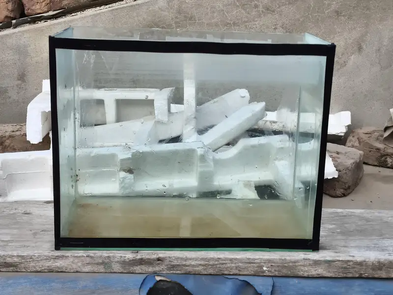 Aquarium for sale with top
