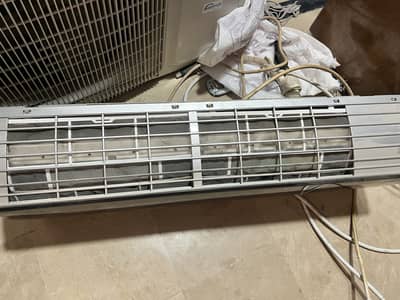 GREE 1.5 Ton Inverter AC for Sale – 18,000 BTU