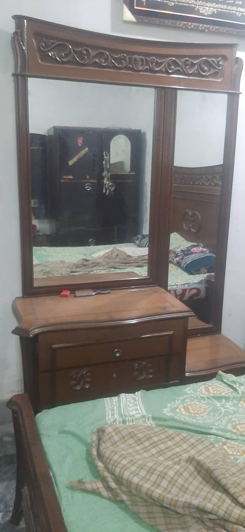Bed, side tables and dressing 1
