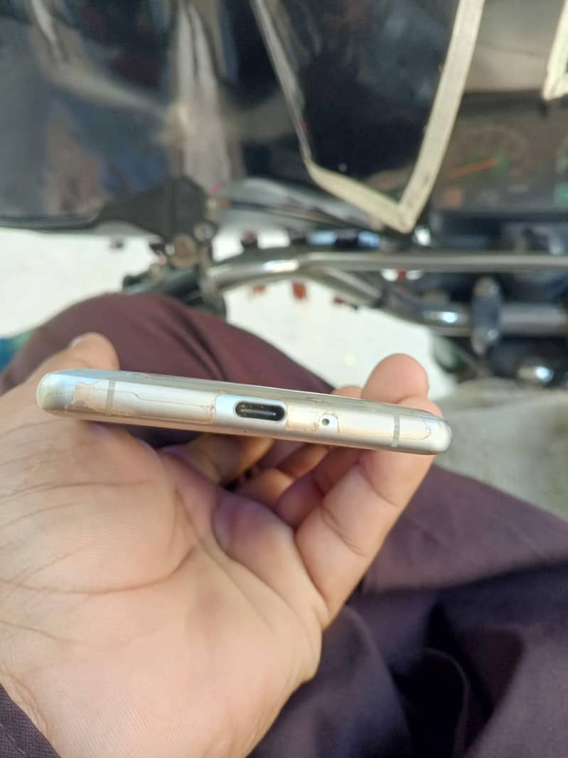 Sony XZ2 3