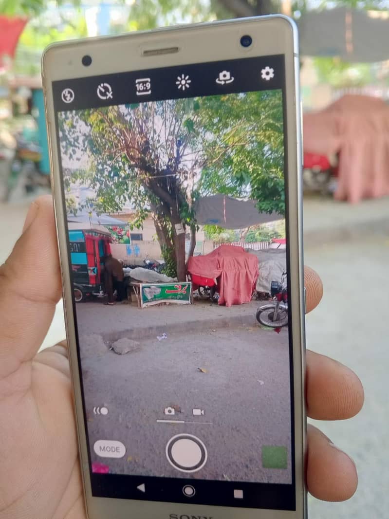 Sony XZ2 4