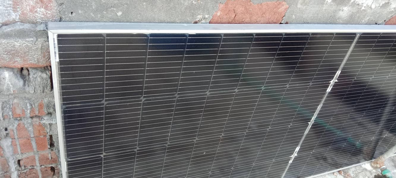 330 watts solar panel 1