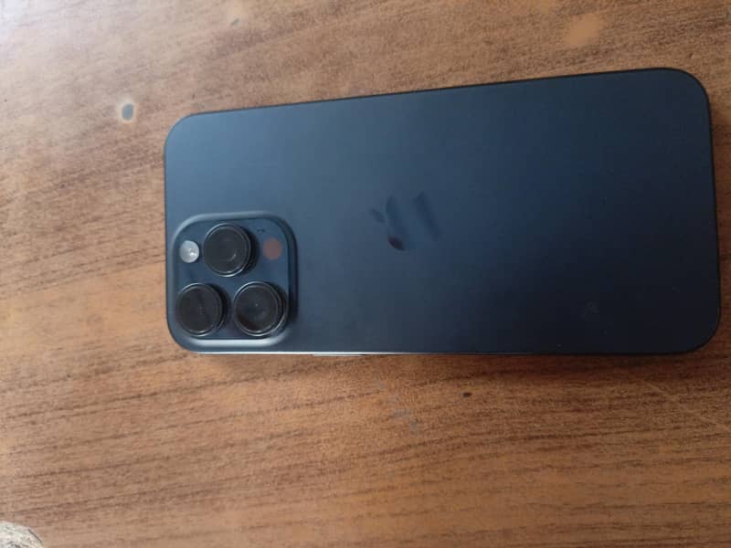 Apple iPhone 15 Pro Max 1