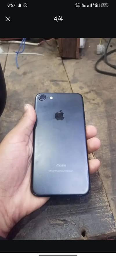 Apple iPhone 7