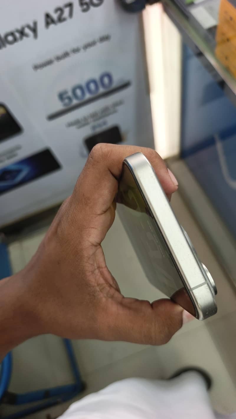 Apple iPhone 15 Pro Max 1