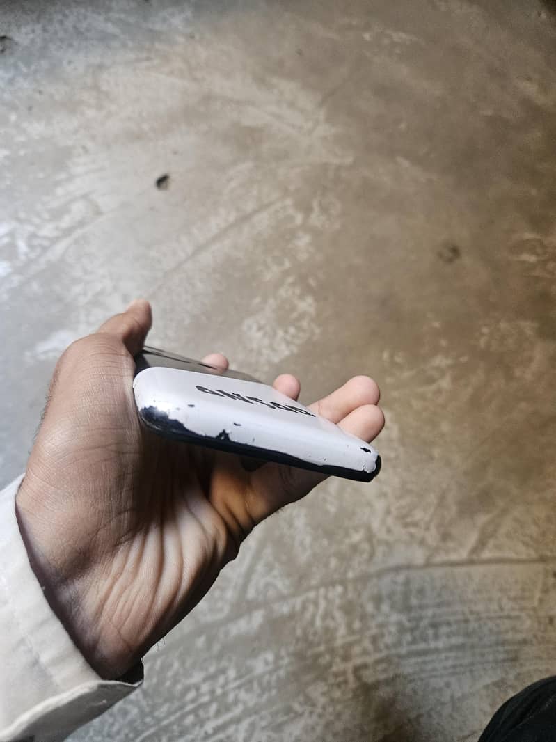 Itel A27 pro 2/32gb 3