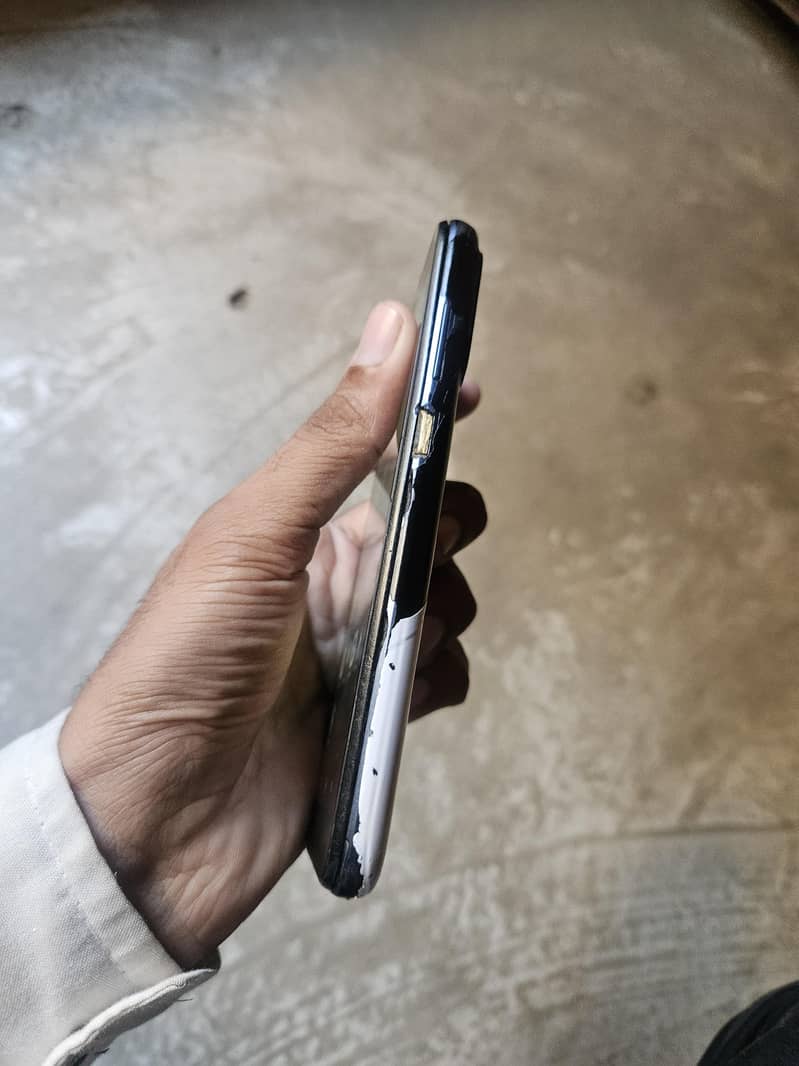 Itel A27 pro 2/32gb 4