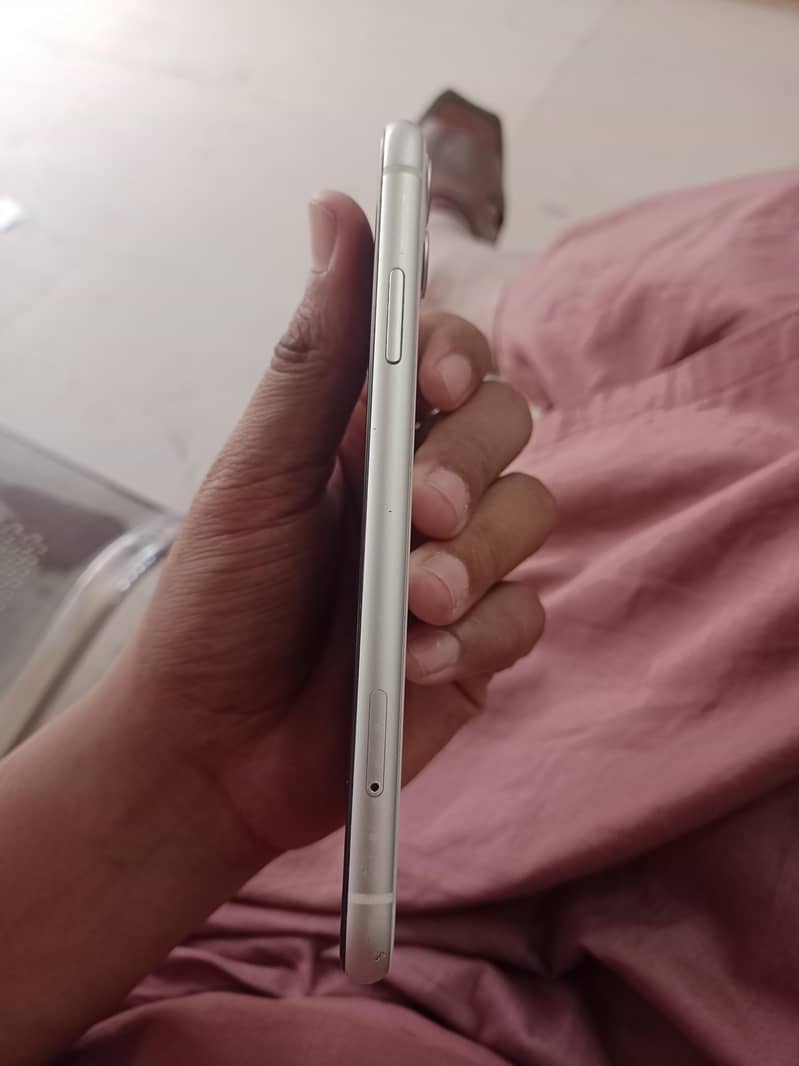 Apple iPhone 11 5