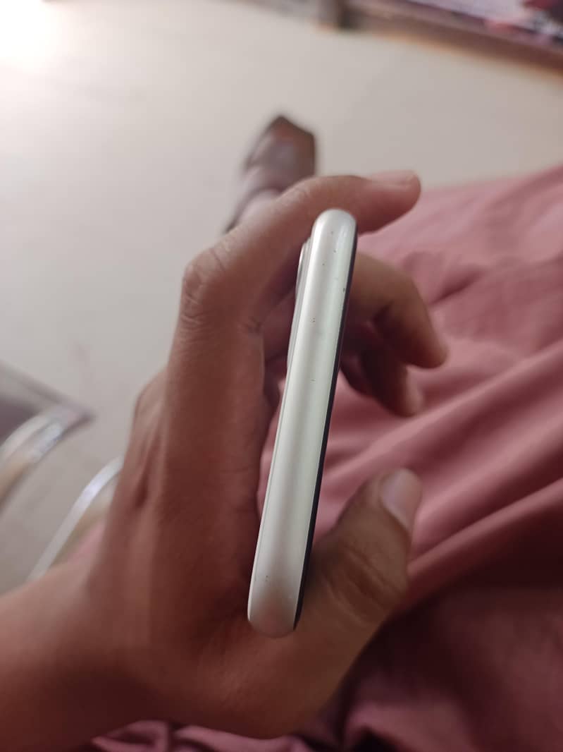 Apple iPhone 11 6