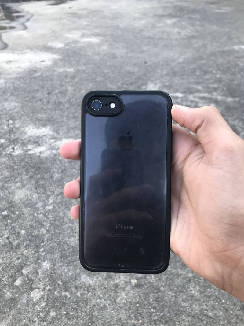 Apple iPhone 7 0