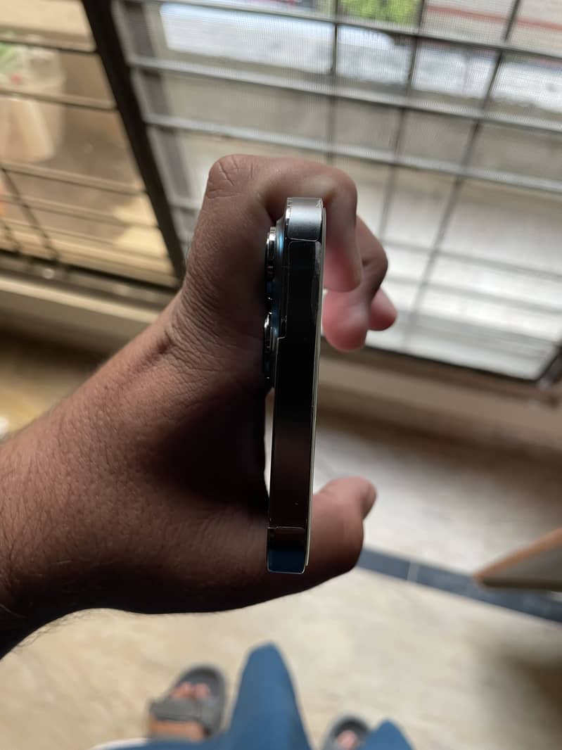 Apple iPhone 13 Pro Max 5