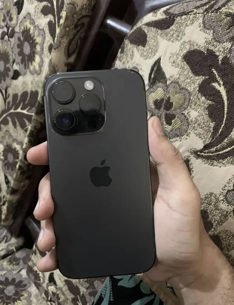 Apple iPhone 14 Pro 1