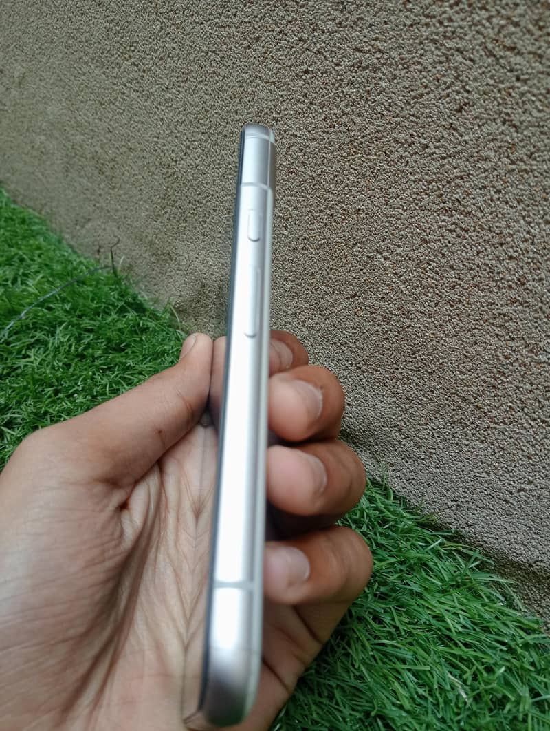 Google Pixel 8a 2