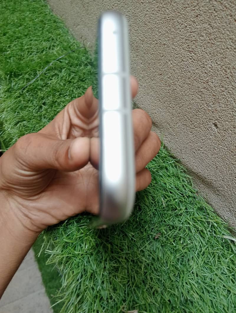 Google Pixel 8a 5
