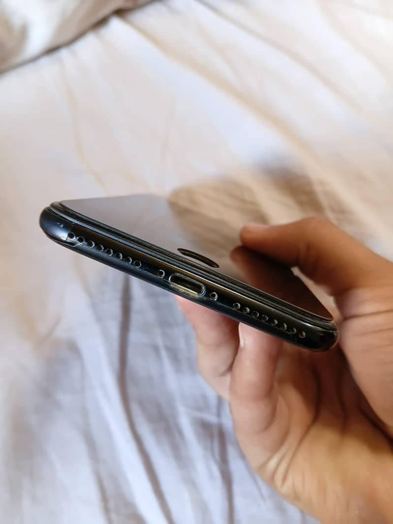 Apple iPhone 7 Plus 5