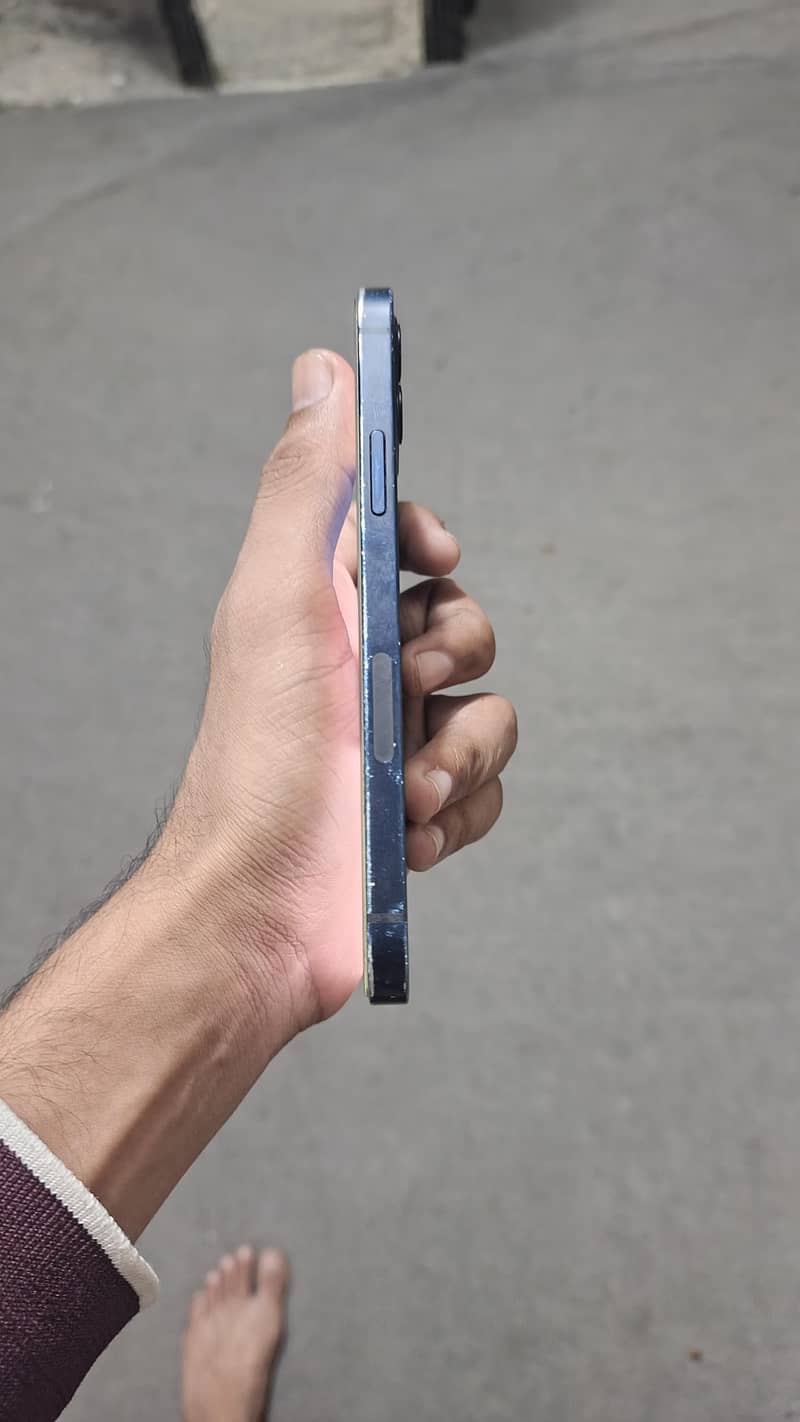 Apple iPhone 12 2