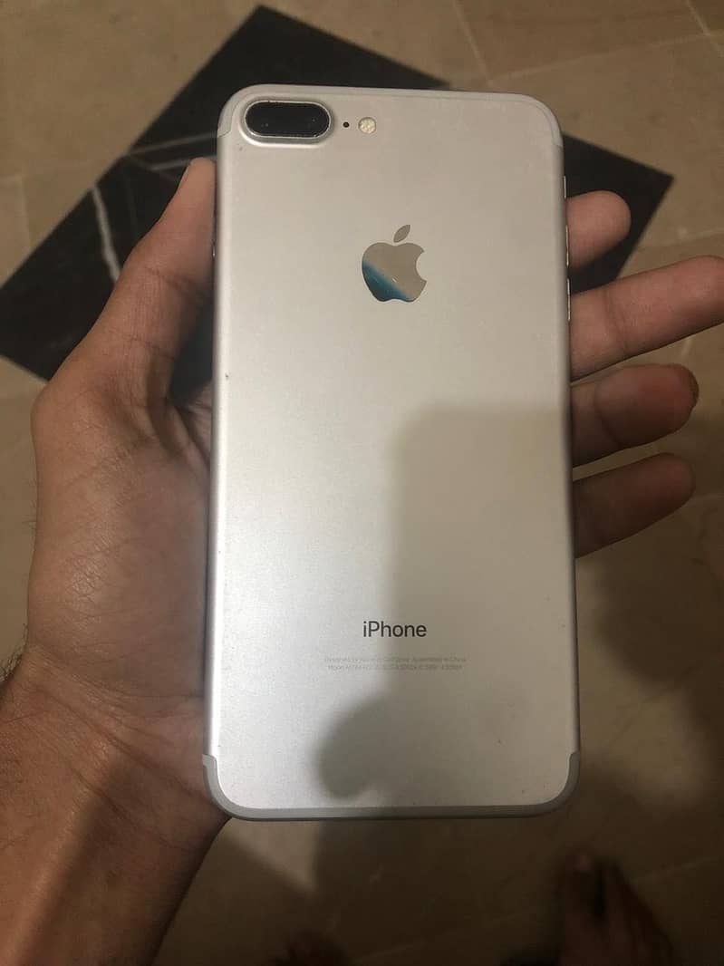Apple iPhone 7 Plus 1