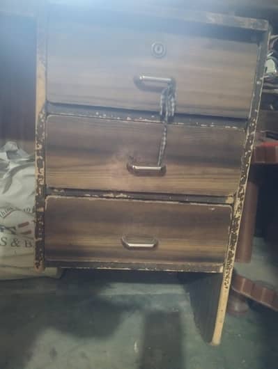 Office Table (3 Lockers/Drawers) & Chair