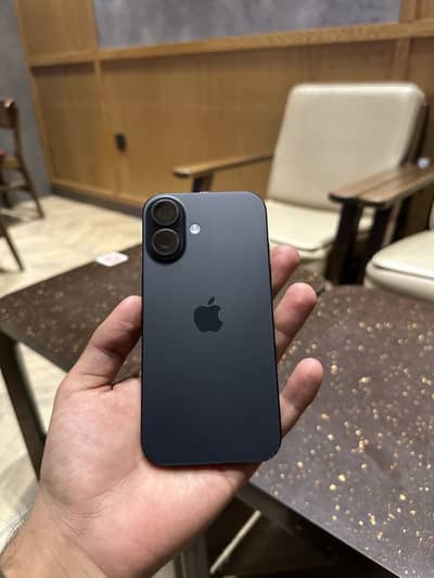 Apple iPhone 16 sim locked
