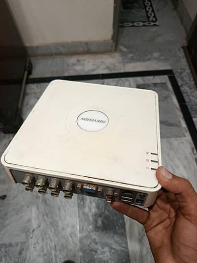 Hikvision DVR 8 Channel's