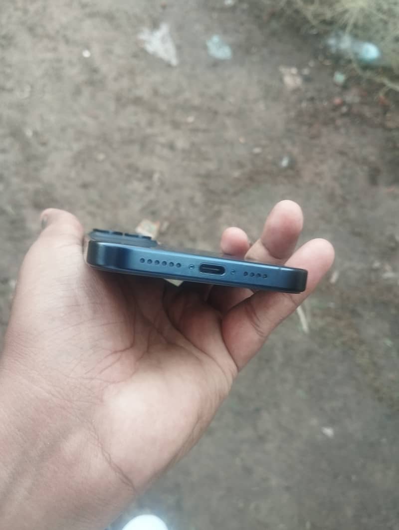 Apple iPhone 15 Pro Max 4