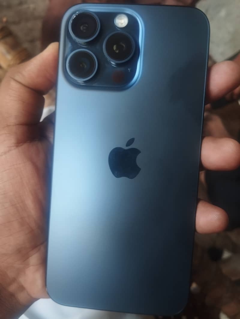 Apple iPhone 15 Pro Max 5