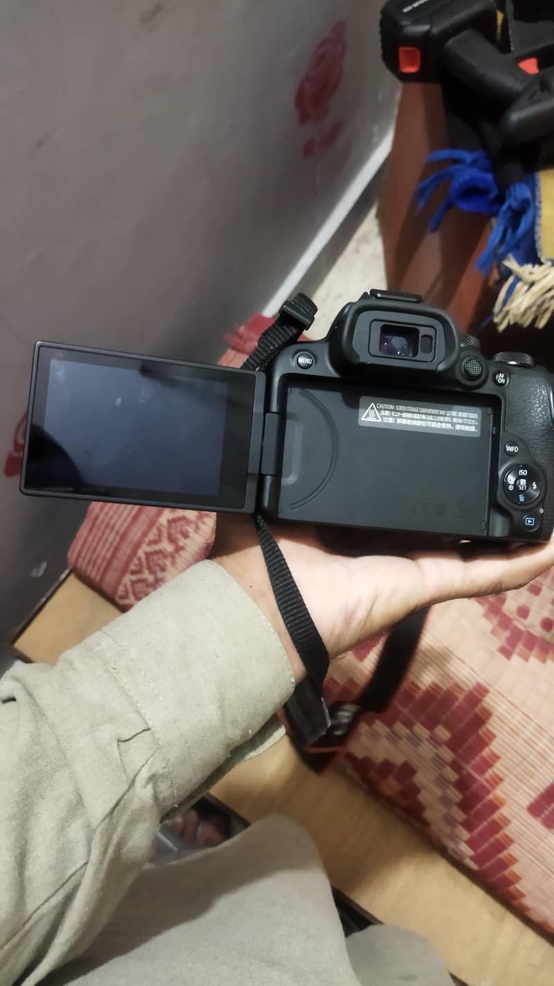 Canon EOS R10 6