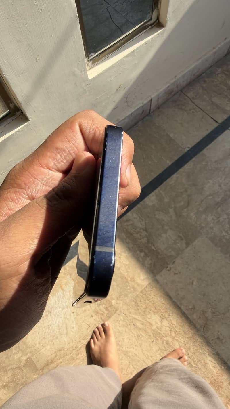 Apple iPhone 12 mini 1