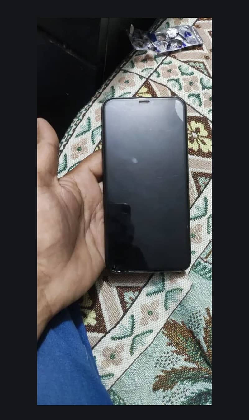 Apple iPhone XS Max 5